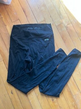 Abyl leggings size small